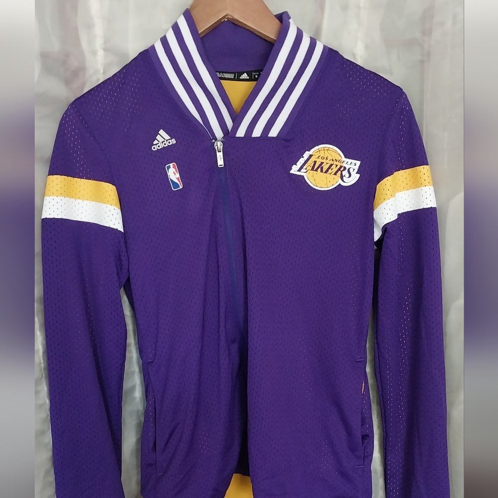 adidas purple los angeles lakers ladies jacket. Size small